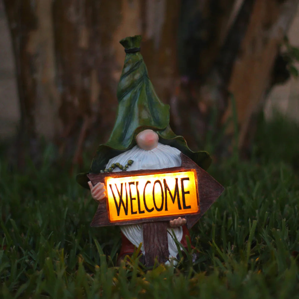 Leaf-Hat high quality Gnome with Welcome Arrow Sign Solar Garden Light